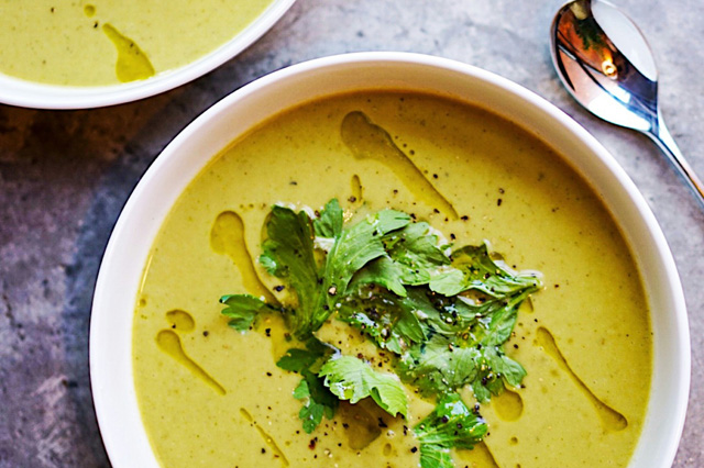 Bouillon de légumes maison pour les minéraux et l'hydratation