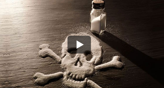 Les risques d’une surconsommation de sel sont nombreux : la liste est dans la vidéo.